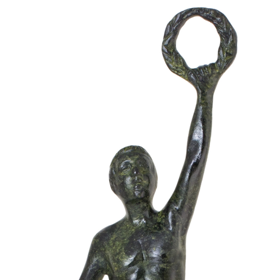 Ολυμπιονίκης, που κρατάει το κλαδί της ελιάς