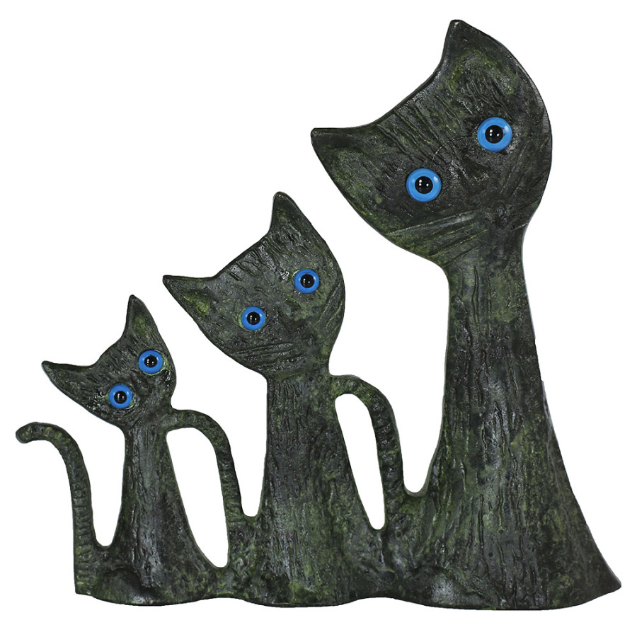 Complex of Three Cats